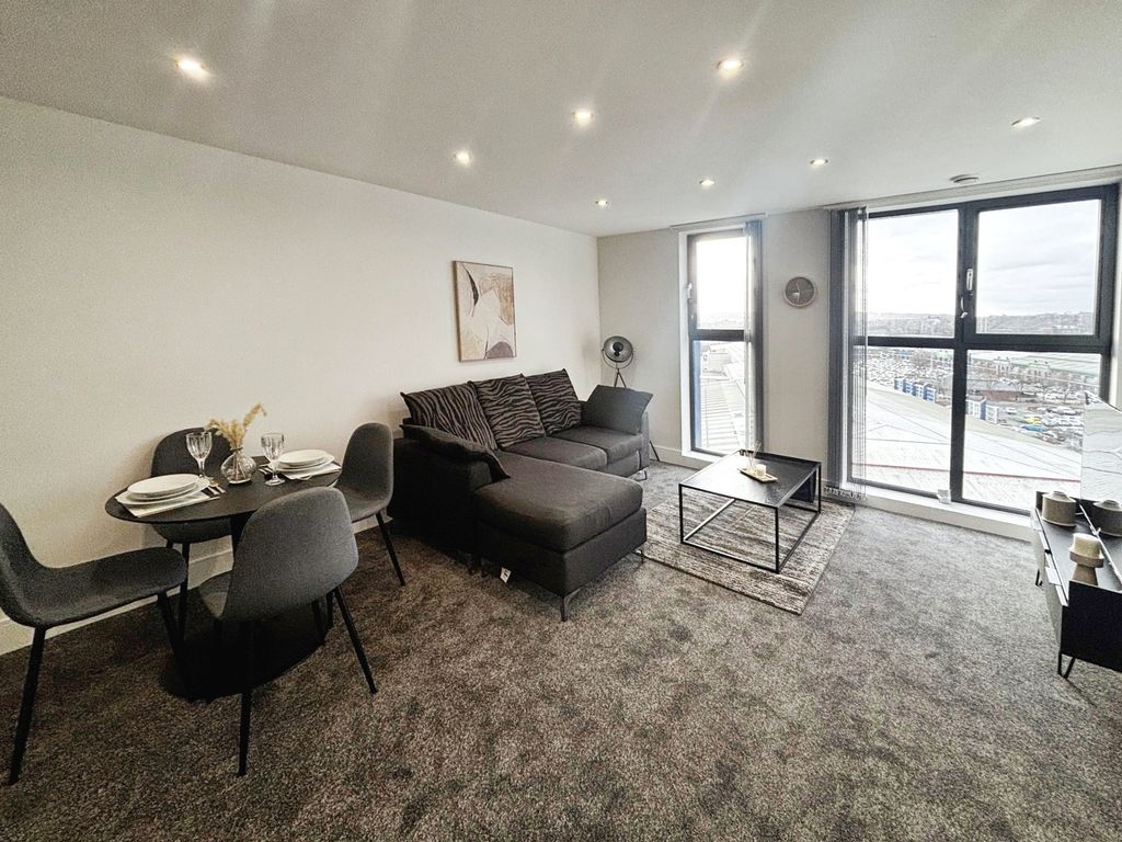 Property photo 2 of 9 Picture No. 13