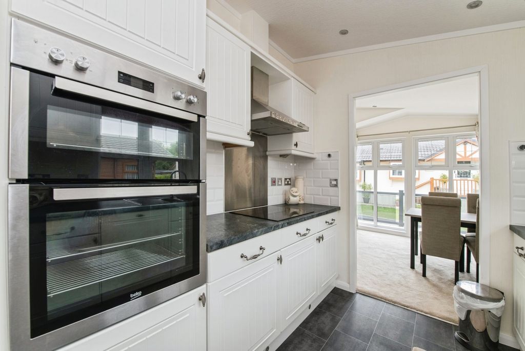 Property photo 3 of 20 Pbox-Img.Jpg