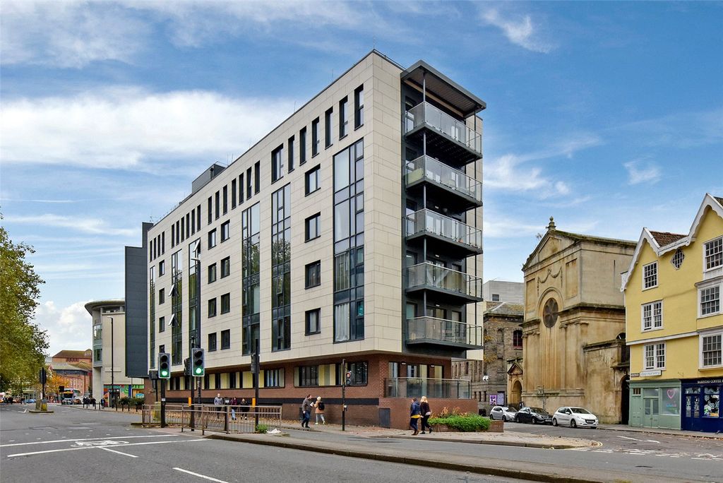 Property photo 1 of 6 External