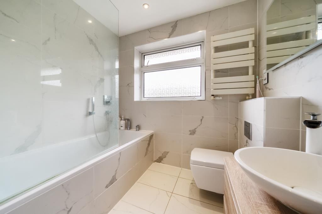Property photo 3 of 20 Bathroom