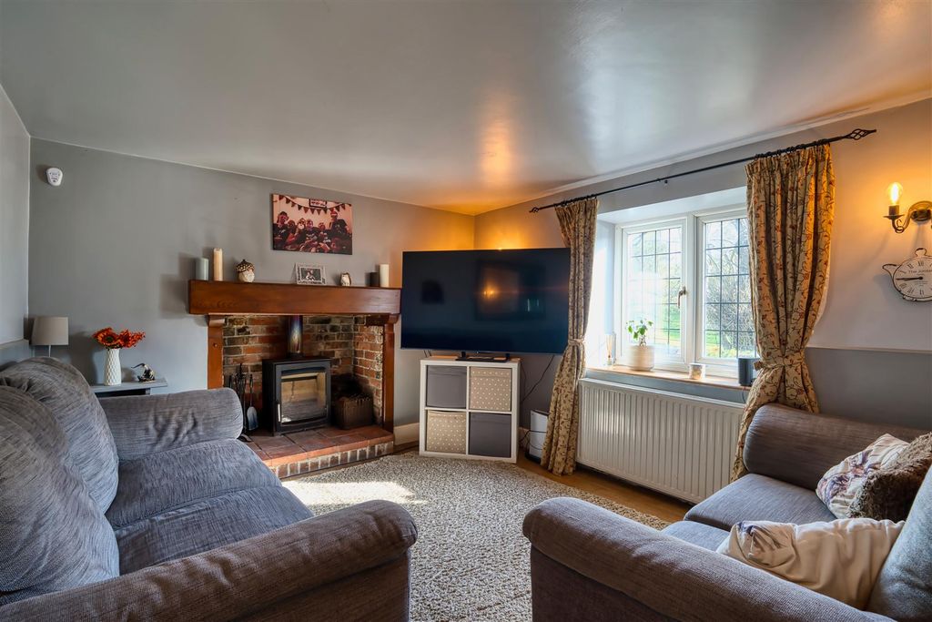 Property photo 3 of 10 Sitting Room