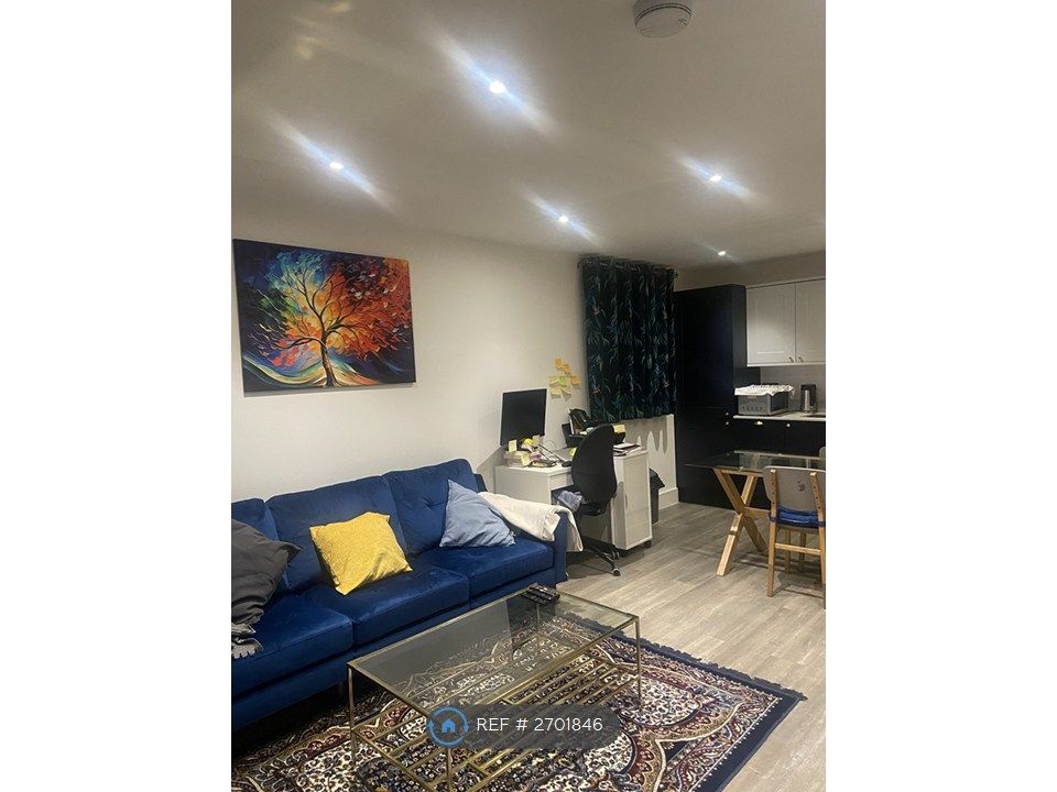 Property photo 3 of 10 Work Desk