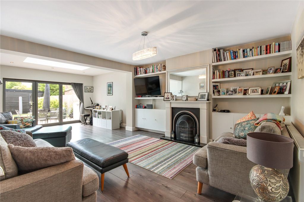 Property photo 2 of 17 Sitting Room