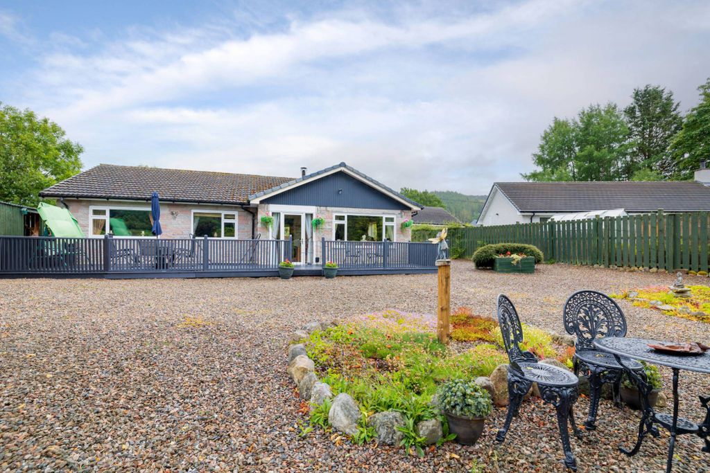Property photo 1 of 26