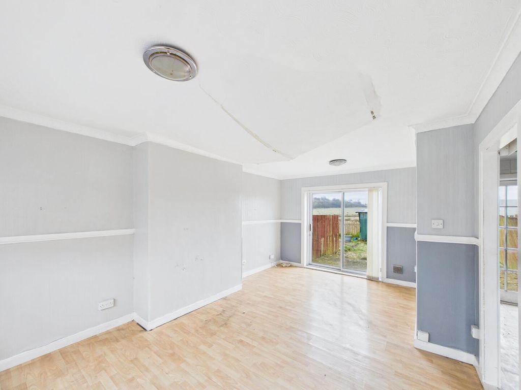 Property photo 2 of 12 Living Room