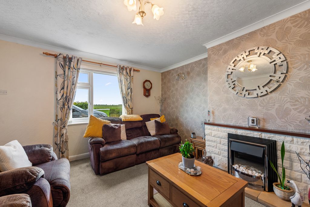 Property photo 2 of 26