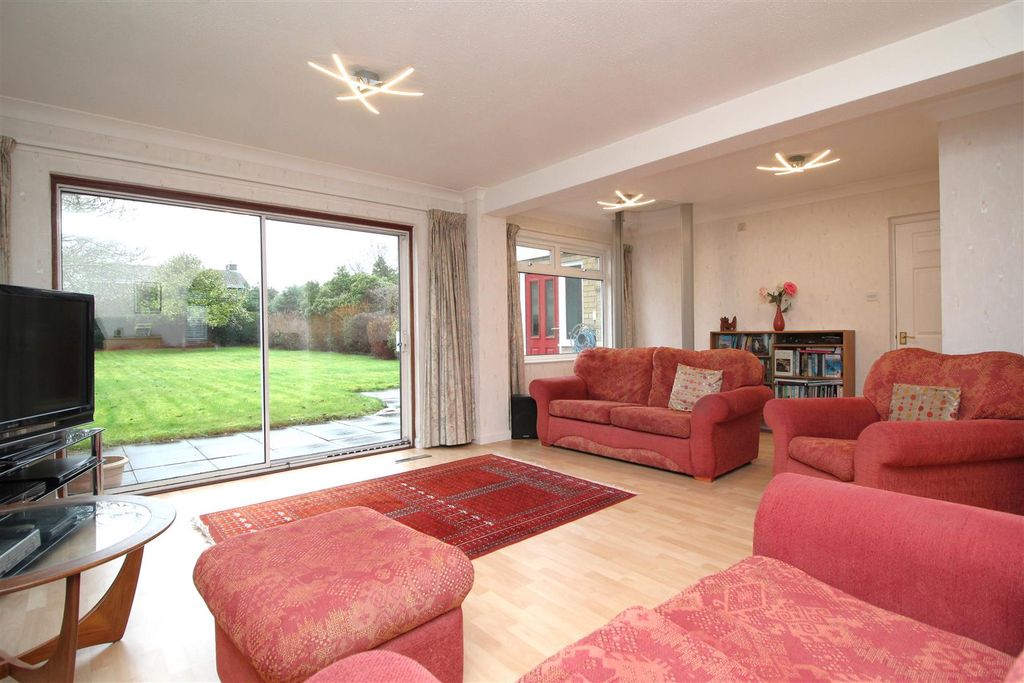 Property photo 2 of 22 Living Room 3.Jpg