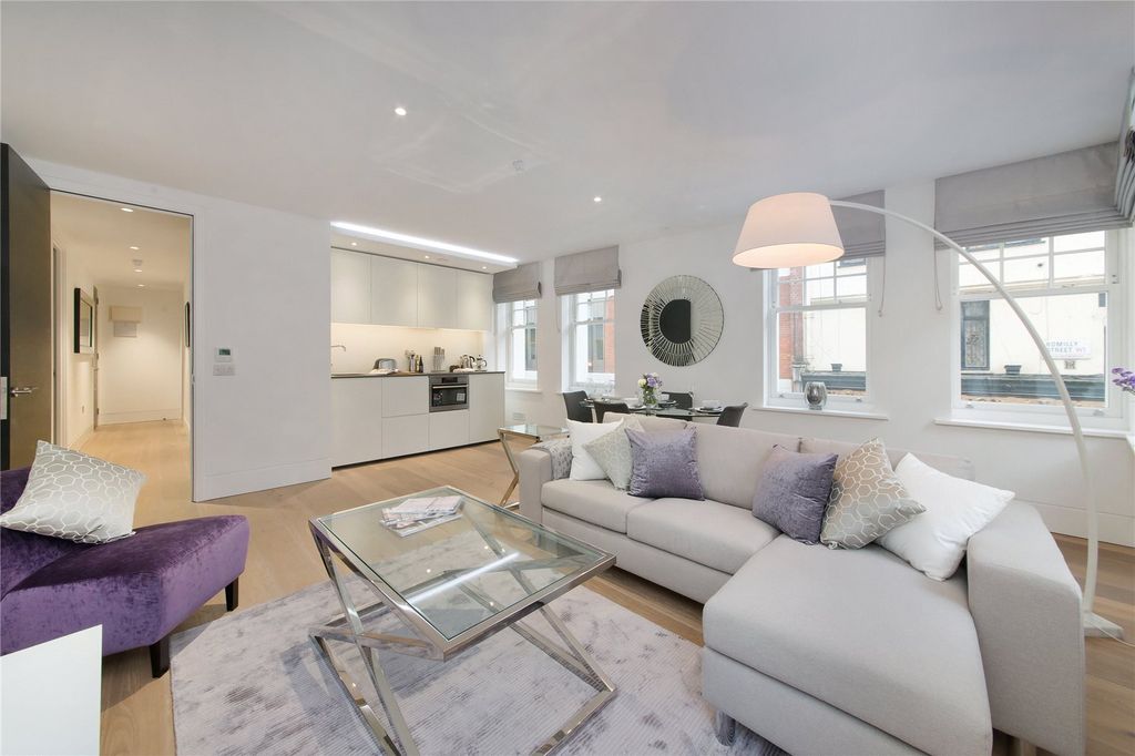 Property photo 2 of 13 Romilly Street
