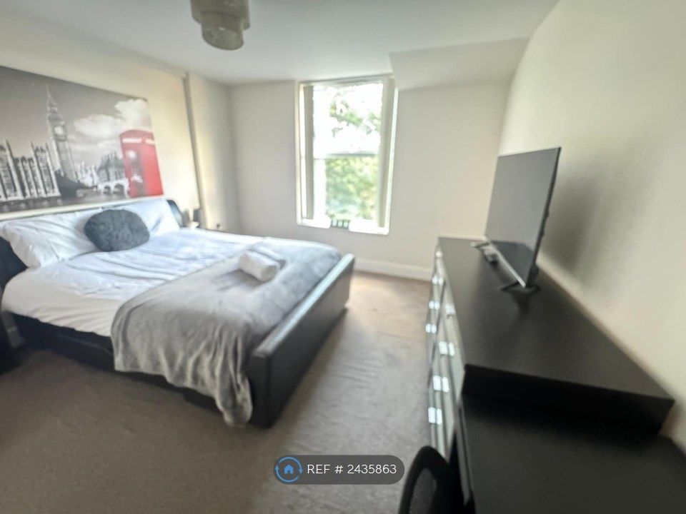 Property photo 2 of 34