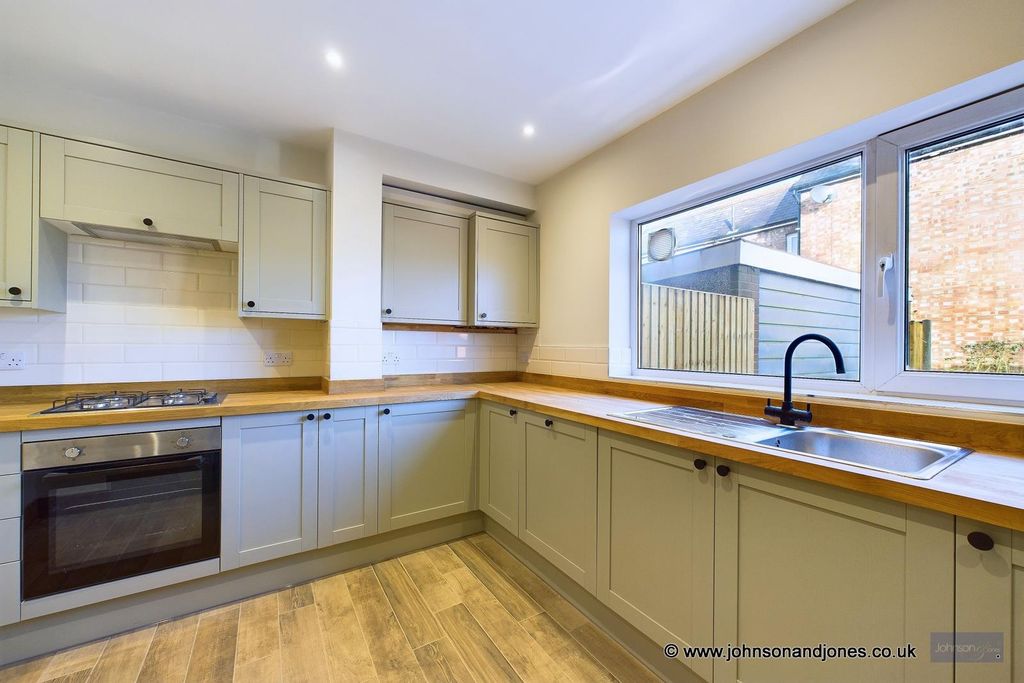 Property photo 3 of 27 4 Kitchen.Jpg