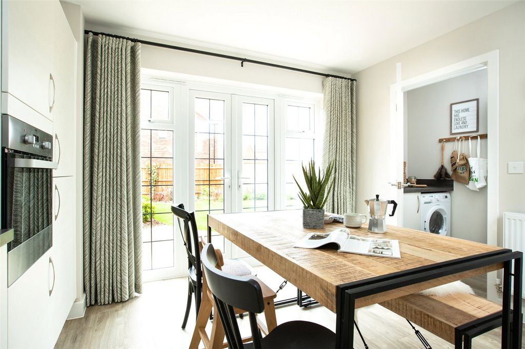 Property photo 2 of 9 Dining Area