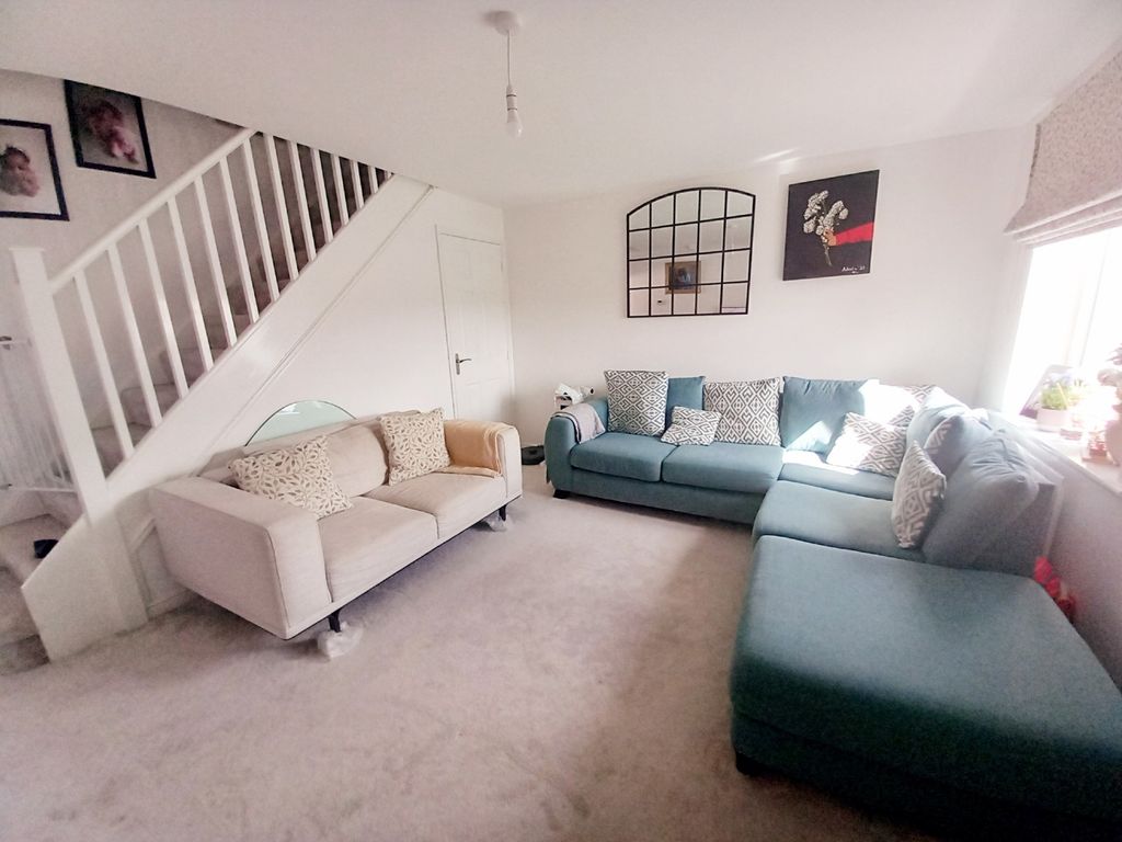 Property photo 2 of 17 Lounge