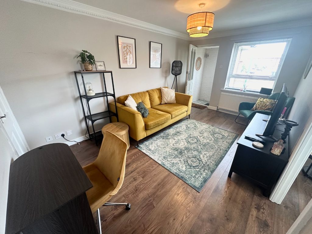 Property photo 2 of 13 3295381