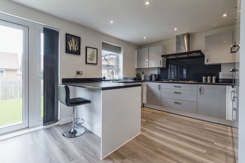 Property photo 3 of 15 Image