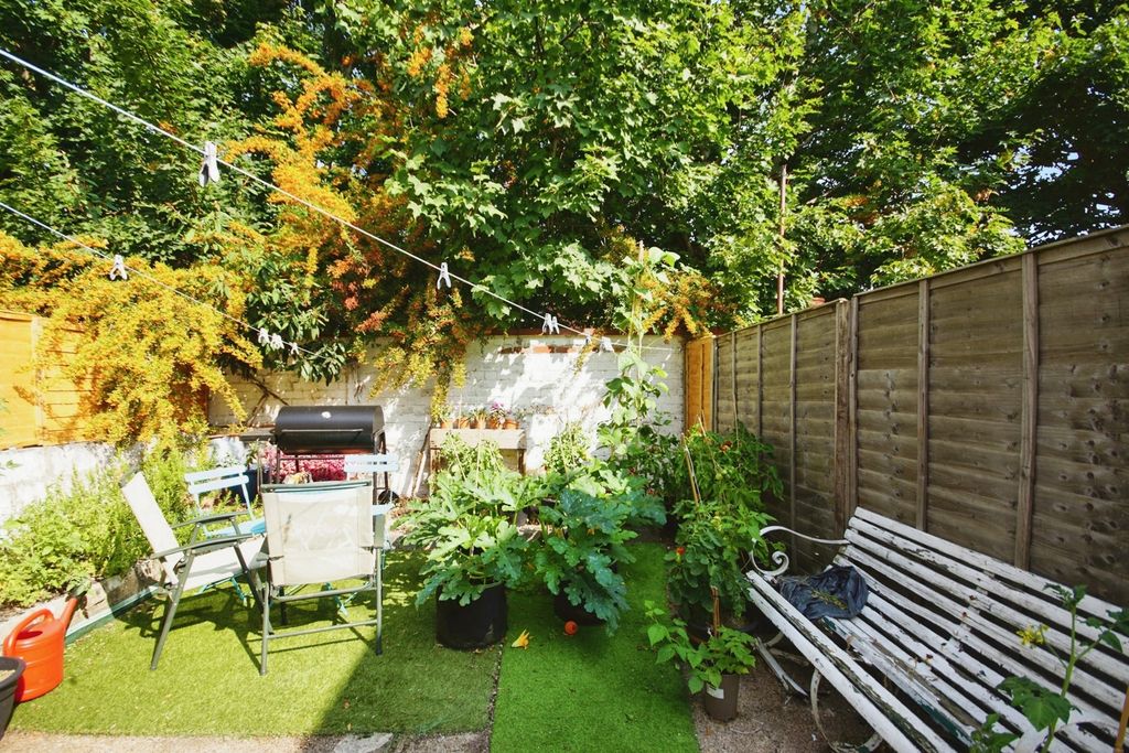 Property photo 2 of 17 Photo
