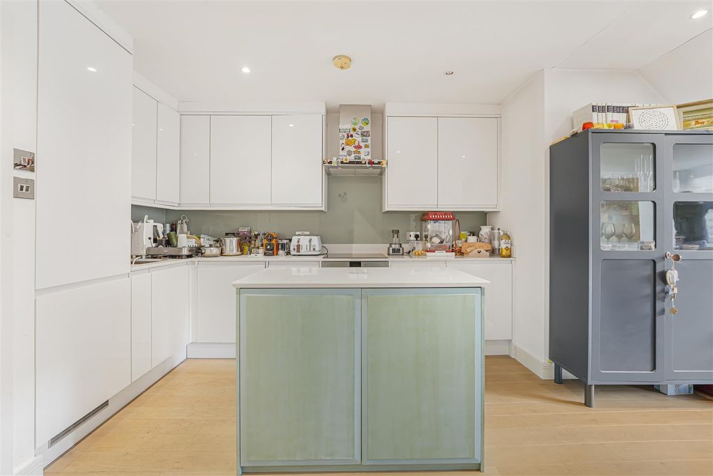 Property photo 3 of 8 Ped01388.Jpg