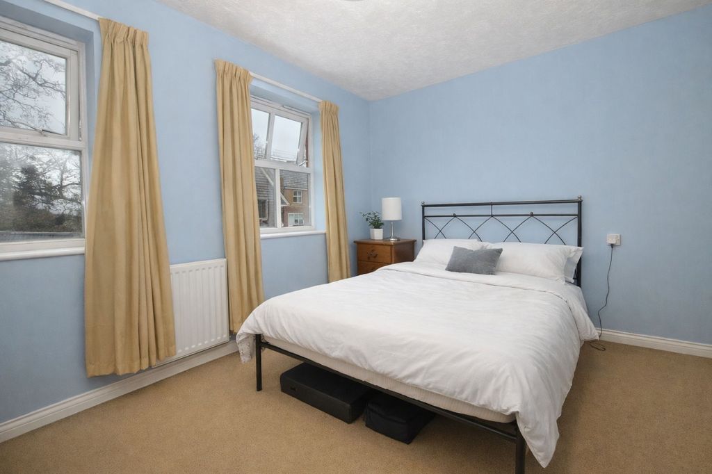 Property photo 2 of 9