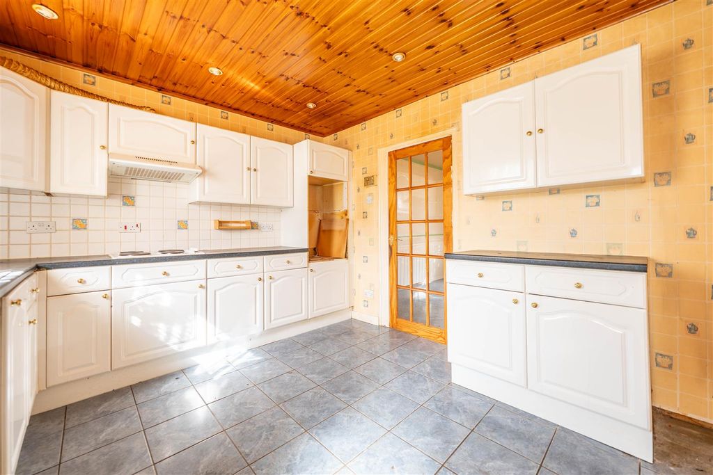 Property photo 2 of 17 Dsc02705-Hdr.Jpg