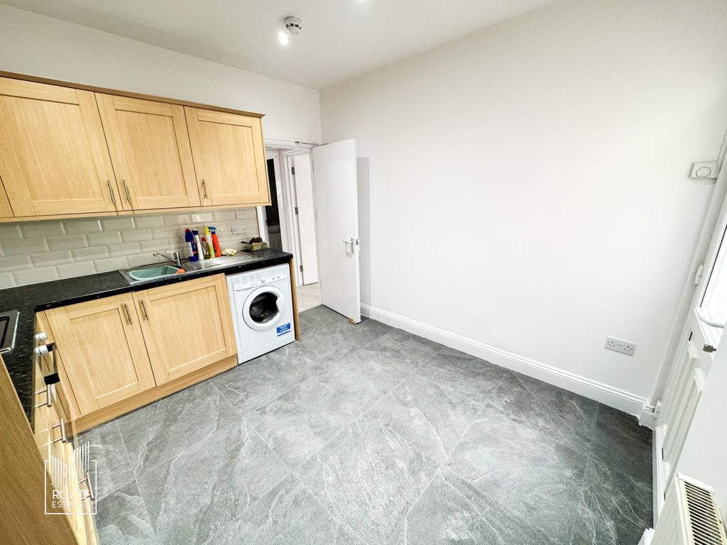 Property photo 3 of 16 Photo 2