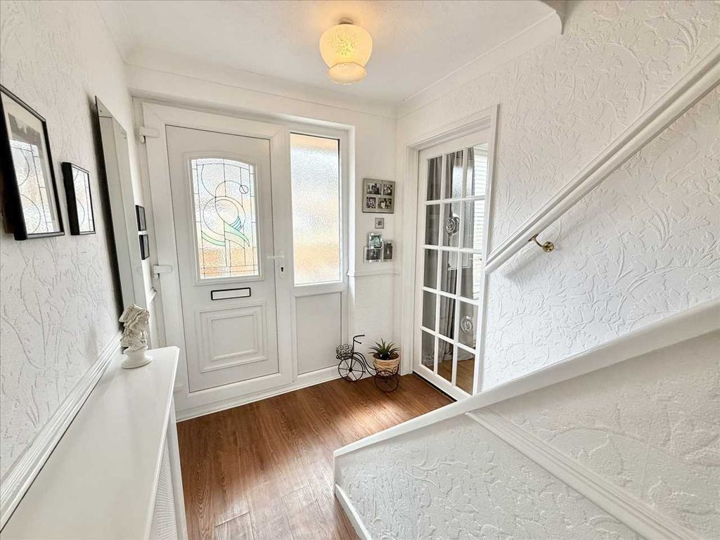 Property photo 3 of 24 Entrance Hallway