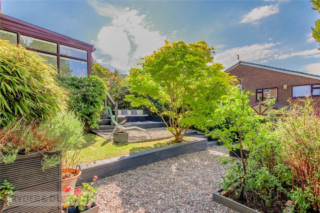 Property photo 2 of 33 Rear Garden