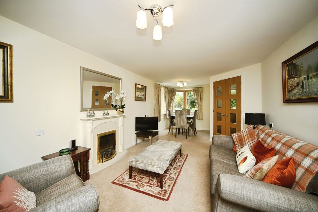 Property photo 2 of 20