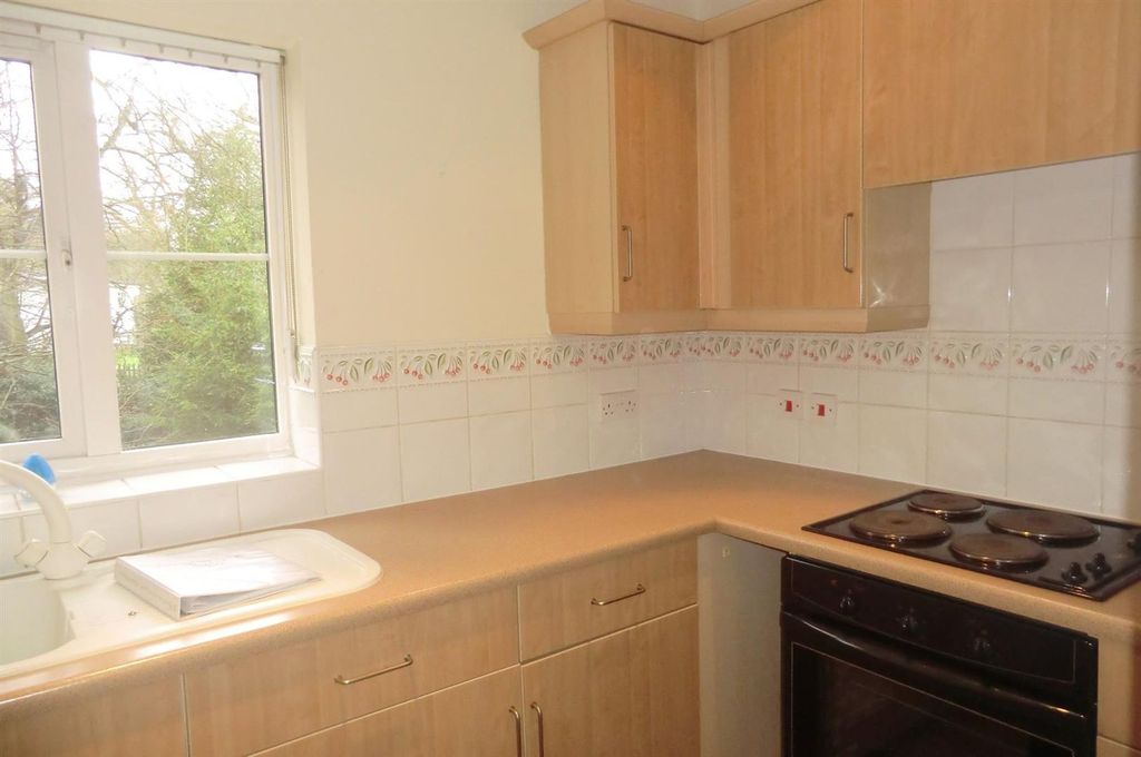 Property photo 2 of 11