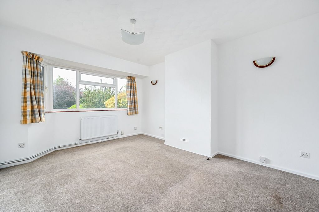 Property photo 2 of 19 Living Room