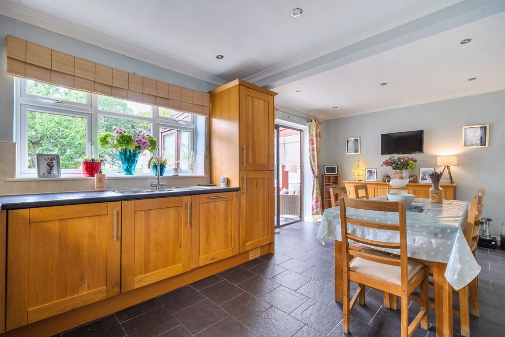 Property photo 3 of 21 5-6Ab150Faed37d-1524433-1A0c4A42Ae8F5-11-1-1