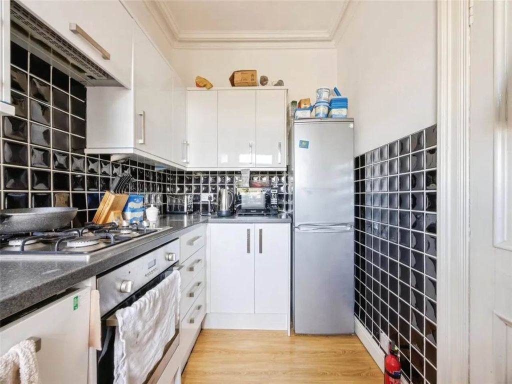 Property photo 3 of 7 G