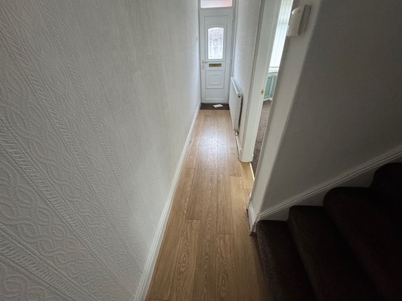 Property photo 3 of 19 Entrance Hall