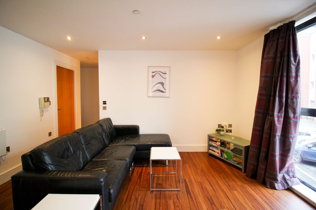 Property photo 2 of 13 Untitled-134