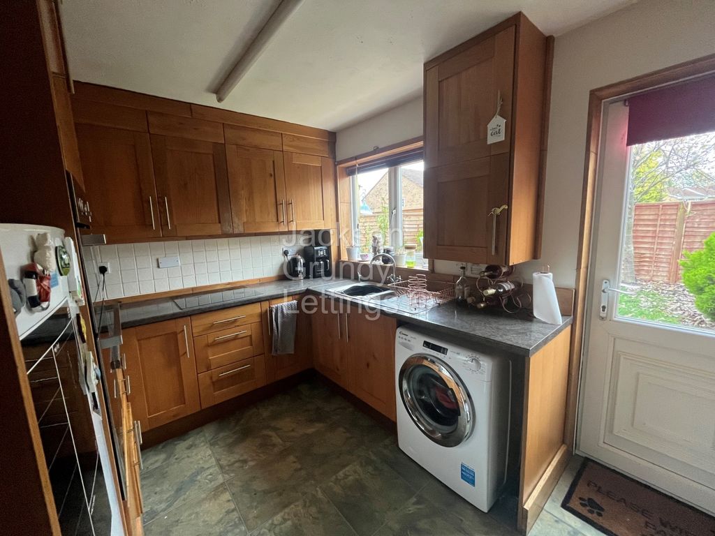 Property photo 3 of 5 Photo 5