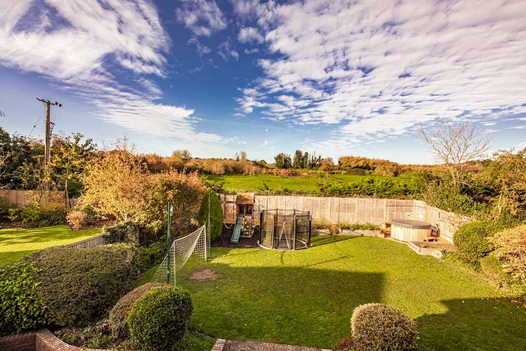 Property photo 2 of 11