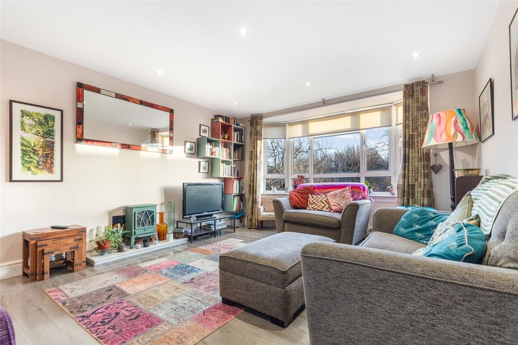 Property photo 2 of 29 Picture No. 22