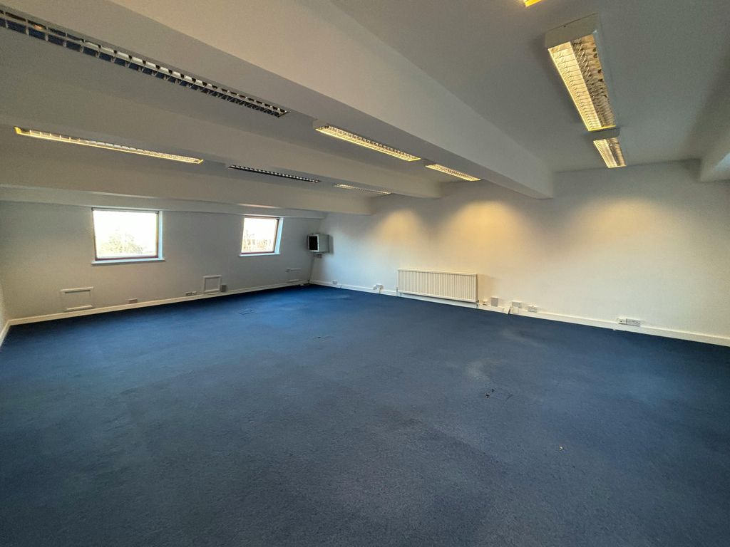 Property photo 2 of 6 107 Oxford Road 2.Jpg