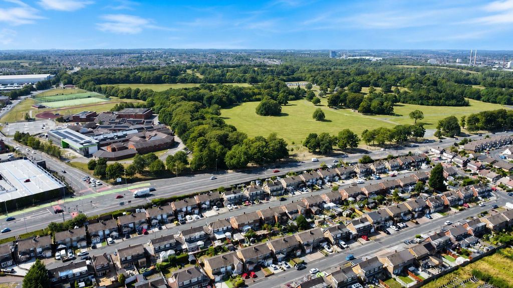 Property photo 2 of 23 Sherdley Park