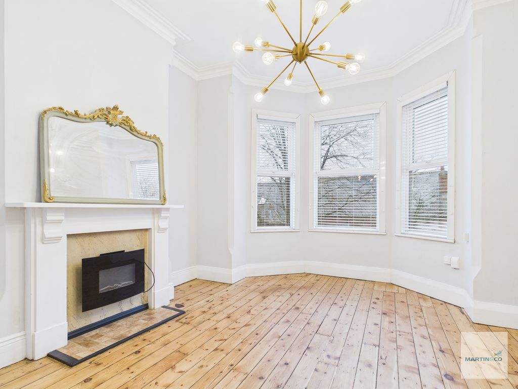 Property photo 3 of 12 Cam03394G0-Pr0433-Still004