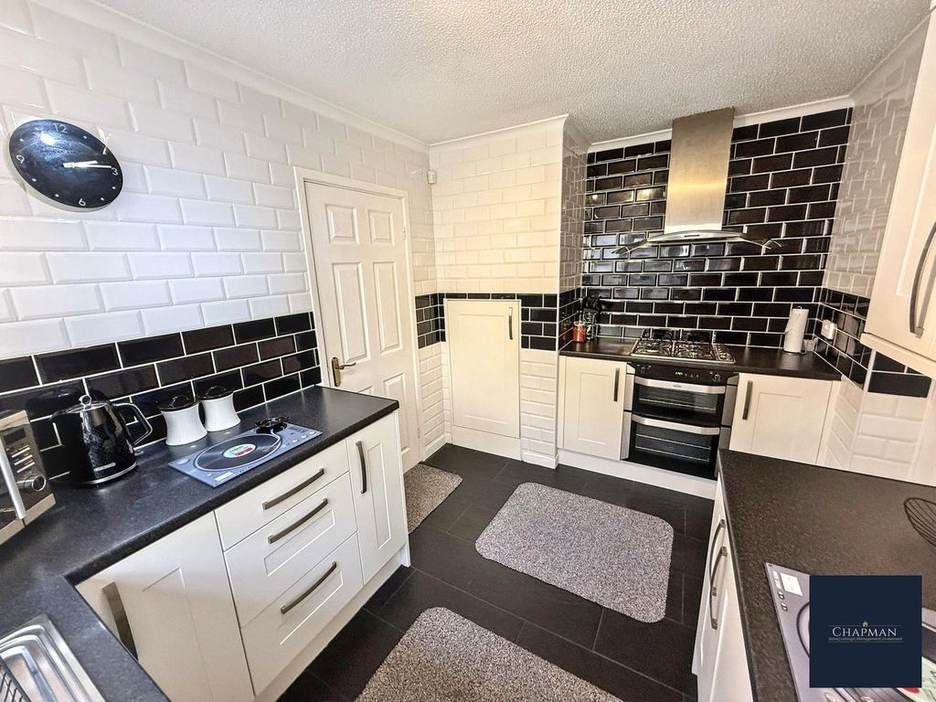 Property photo 3 of 27