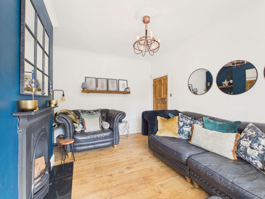 Property photo 3 of 15 5528055