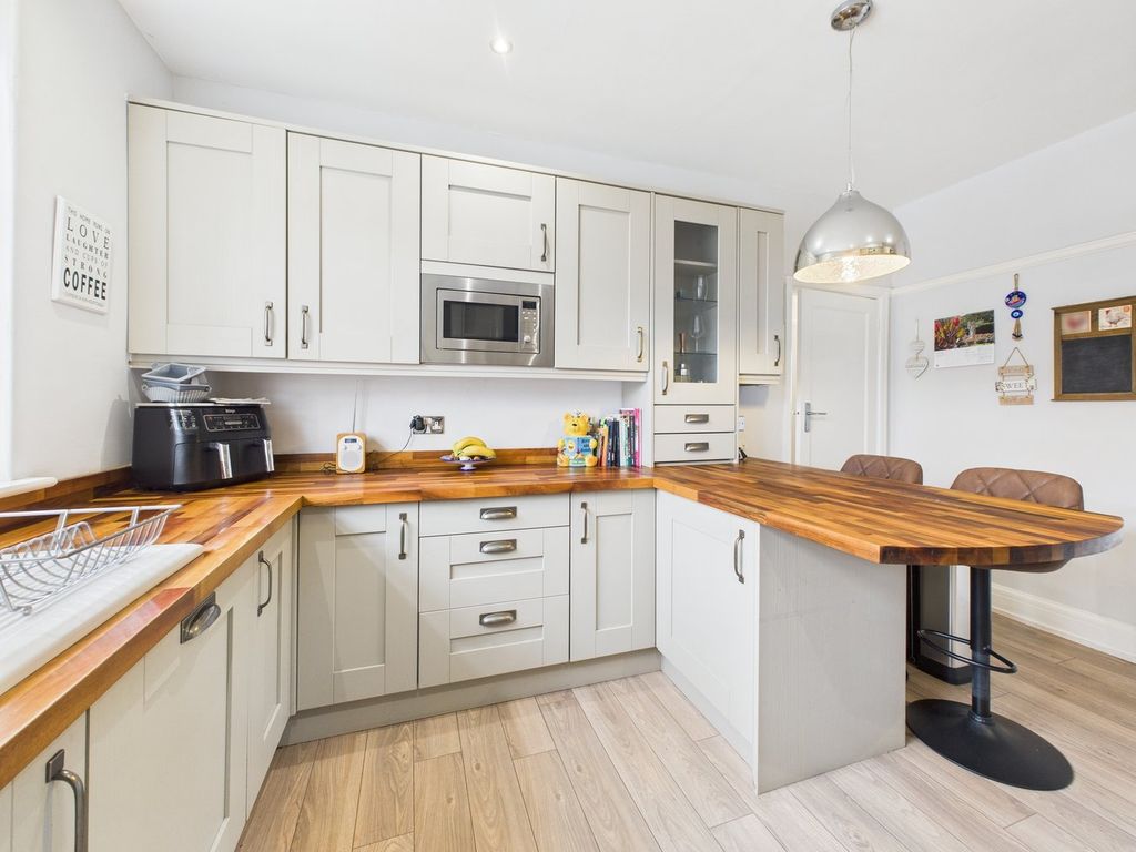 Property photo 2 of 42