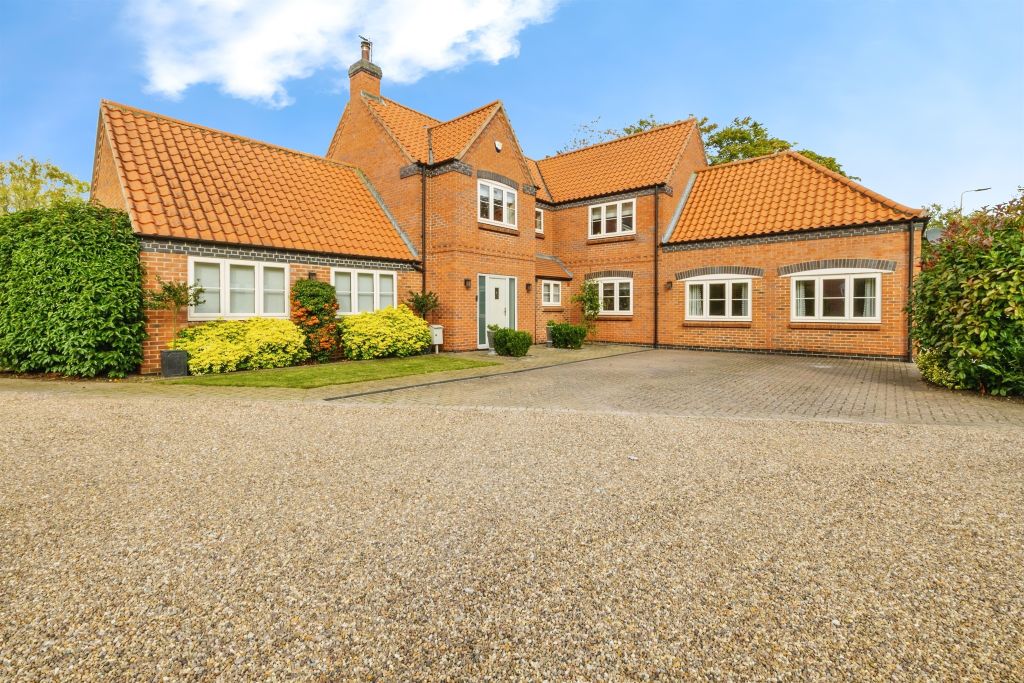 Property photo 1 of 28