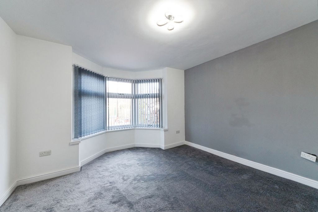 Property photo 2 of 17 Sitting Room