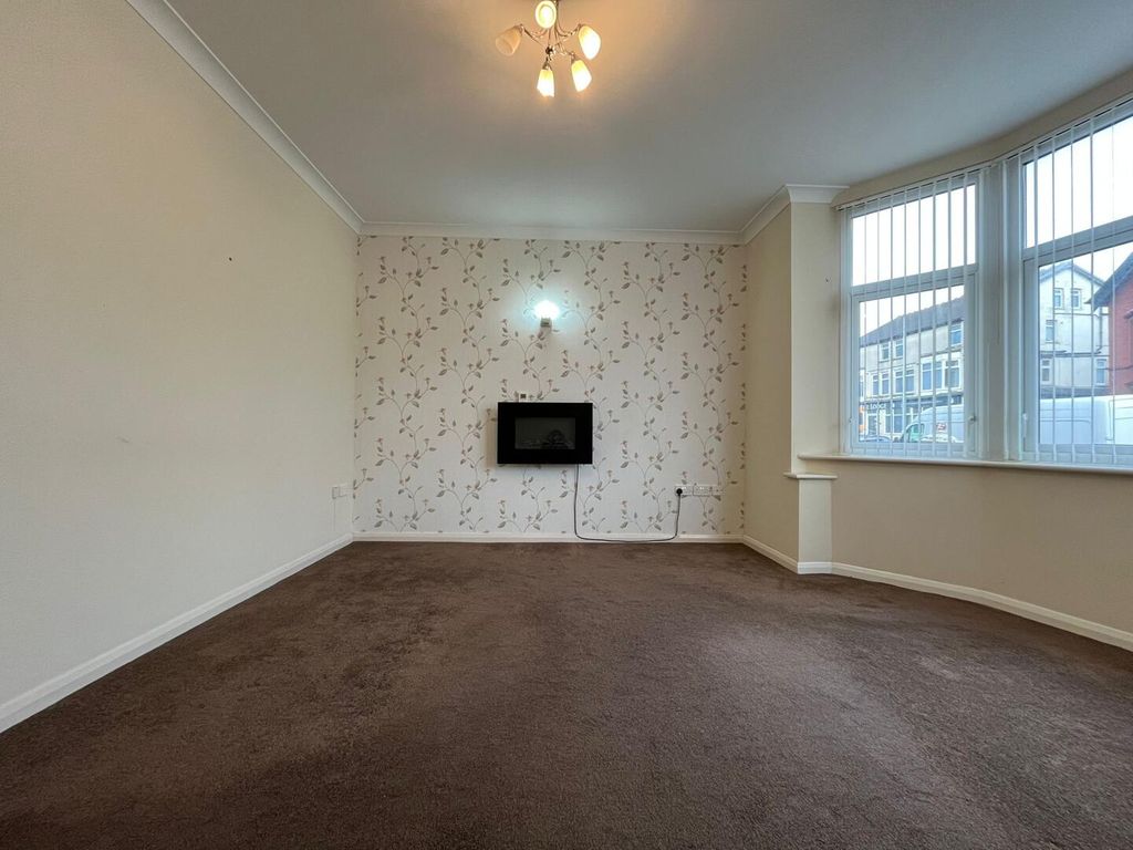 Property photo 3 of 19 Living Room
