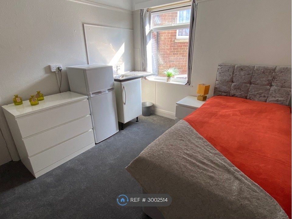 Property photo 1 of 8 Your Room