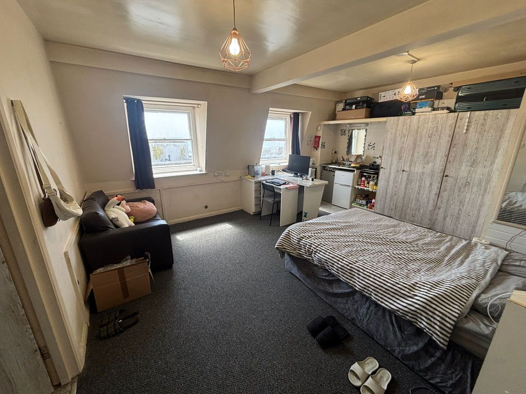 Property photo 3 of 11