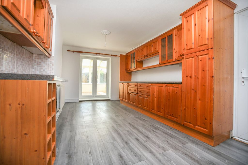 Property photo 1 of 14 Picture No. 16