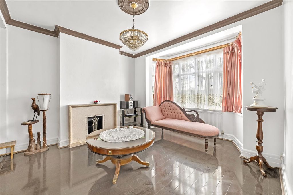 Property photo 3 of 19