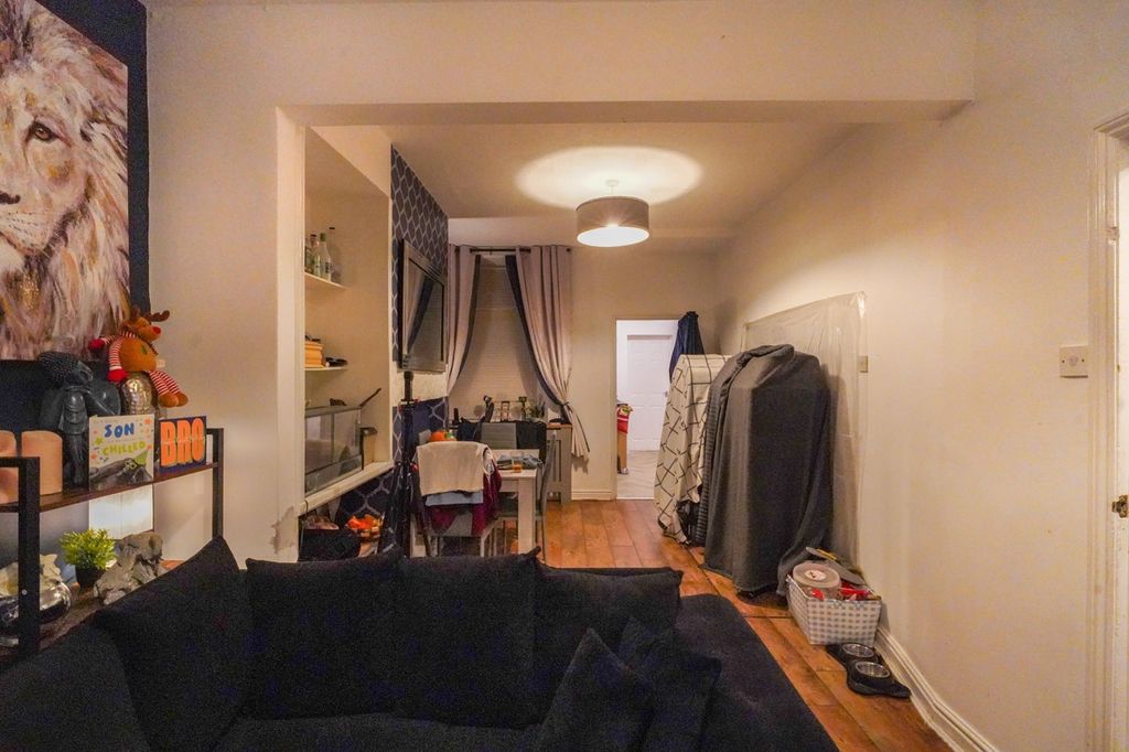 Property photo 3 of 24