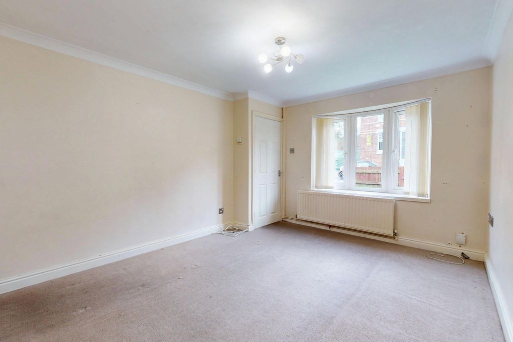 Property photo 3 of 17 4846164